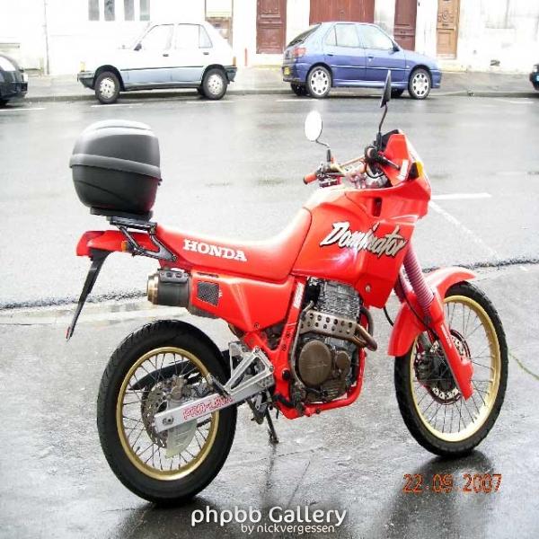 650 NX "Dominator" de 1988